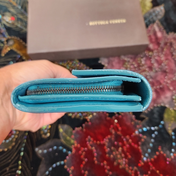 EUC Bottega Wallet - Picture 4 of 14
